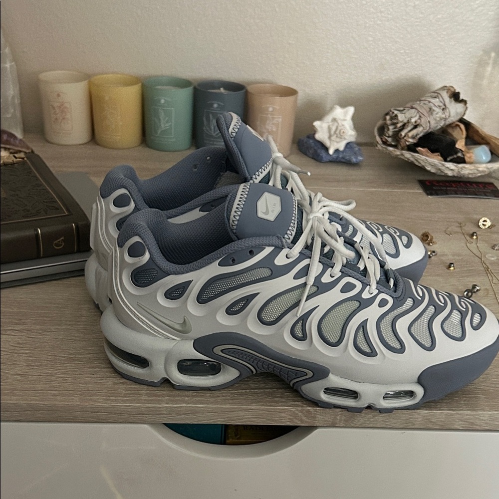 Nike Air Max Plus in Gray and White